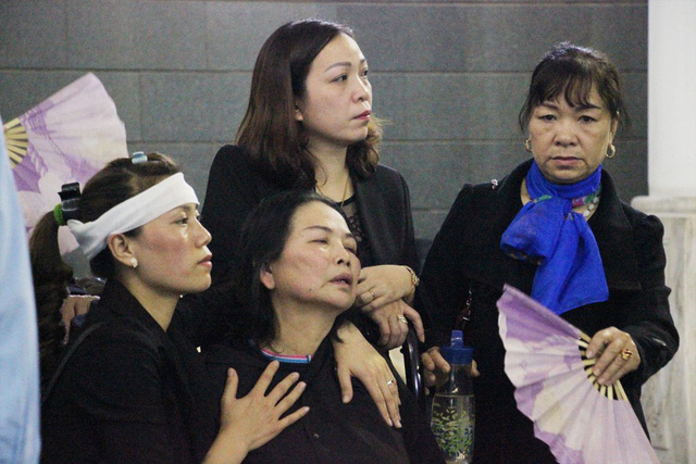 Xúc động lễ tang Thiếu tá phi công hi sinh ở Anh