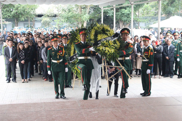Xúc động lễ tang Thiếu tá phi công hi sinh ở Anh