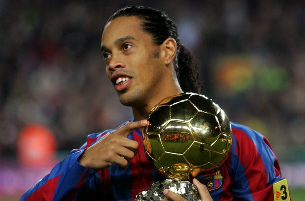Ronaldinho quyết định giải nghệ năm 2018
