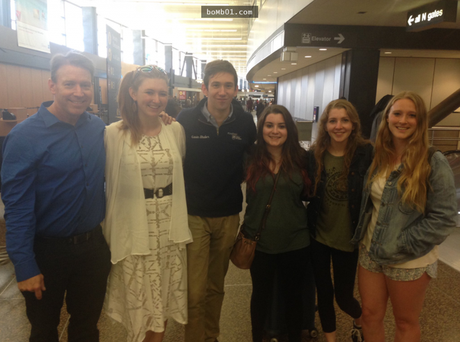 Hiến tặng tinh trùng khi còn trẻ, 30 năm sau gặp lại các con người đàn ông không tin vào mắt mình