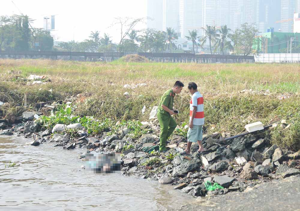 Phát hiện xác chết nữ nổi trên sông Sài Gòn