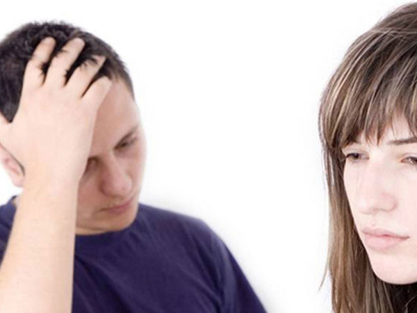 Bất lực khi bạn gái qua đêm với những gã ăn chơi chỉ để có tiền