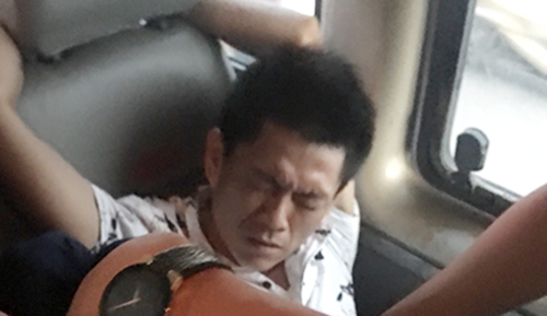 Gã trùm quay video bắn thử súng Rulo chào hàng giới giang hồ