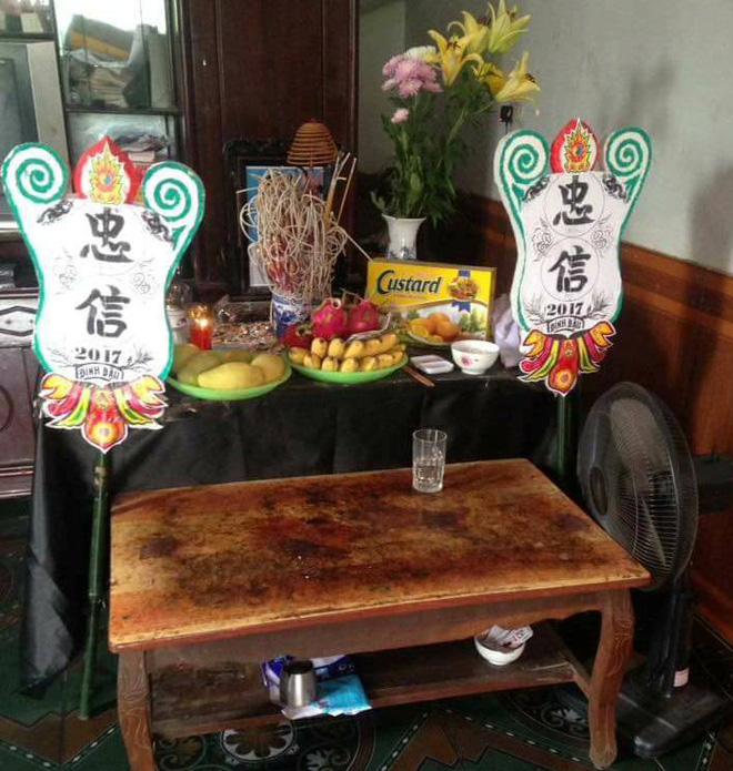 Xót xa cảnh bé trai 11 tháng tuổi đã phải chịu tang cha, mẹ bỏ đi không nhìn mặt