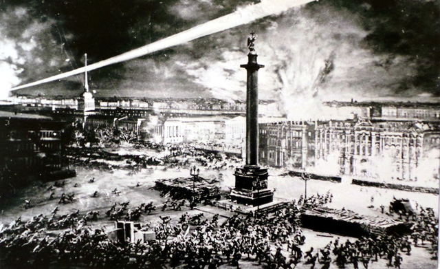 Hình ảnh Cách mạng Tháng Mười Nga và Bác Hồ với nhân dân Xô Viết