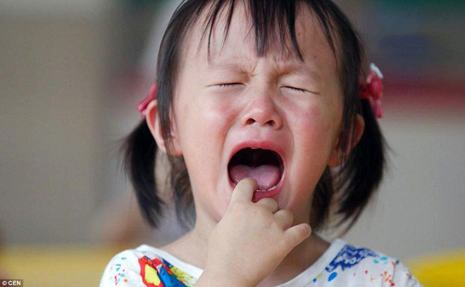 Cho con đi nhà trẻ sớm là quẳng đứa con bé bỏng vào nơi xa lạ để đi kiếm tiền?