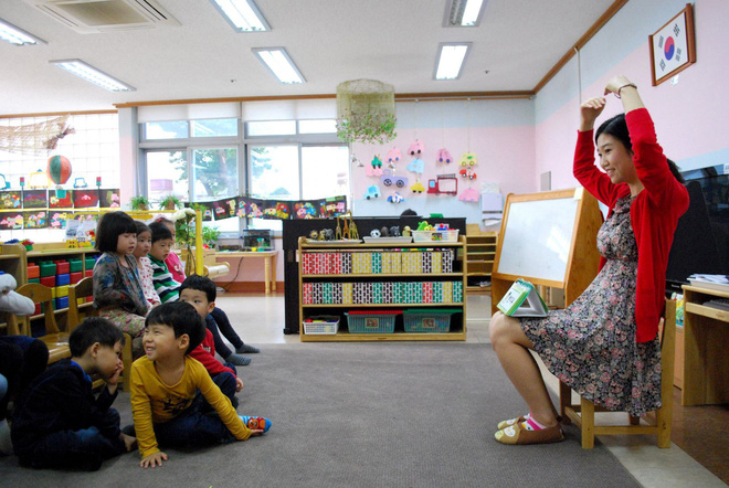 Cho con đi nhà trẻ sớm là quẳng đứa con bé bỏng vào nơi xa lạ để đi kiếm tiền?