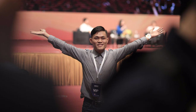 Chàng trai fan cuồng trong talkshow với Jack Ma tiết lộ: Bạn bè ai cũng nói tôi giống ông ấy!