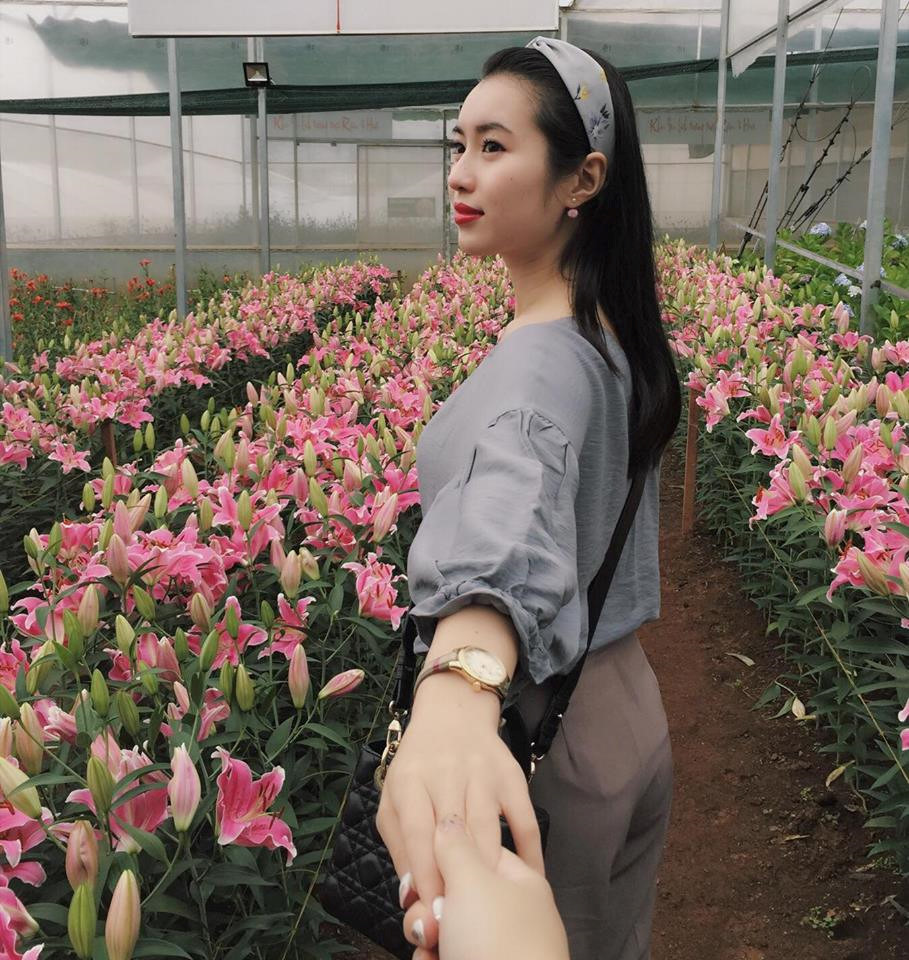 Vẻ quyến rũ của Hoa khôi Học viện Ngoại giao đối thoại với Jack Ma