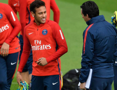 HLV của PSG gặp riêng Neymar để hòa giải