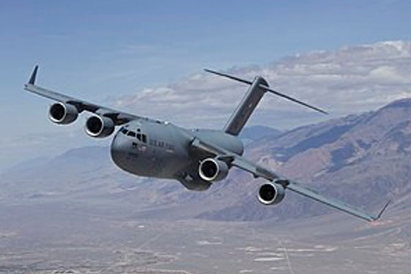 Ngựa thồ C-40 và C-17 tiếp tục chở hậu cần đến cho đoàn TT Trump Ngựa thồ C-40 và C-17 tiếp tục chở hậu cần đến cho đoàn TT Trump