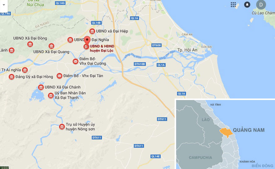 Người dân vùng rốn lũ oằn mình dọn bùn non