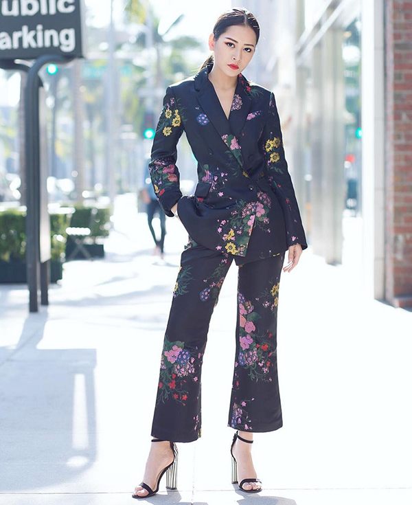 Người đẹp Việt chuộng mốt trang phục rực rỡ ngàn sắc hoa