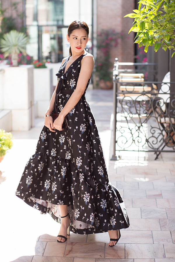 Người đẹp Việt chuộng mốt trang phục rực rỡ ngàn sắc hoa