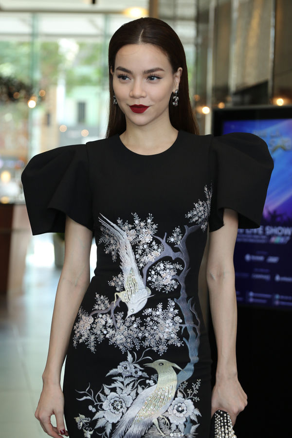 Bất ngờ trước giá cát-xê cao ngất ngưởng của sao Việt khi ngồi ghế nóng