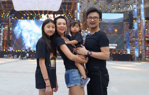 Chương Tử Di: Tôi nguyện yêu con riêng của chồng hơn con đẻ