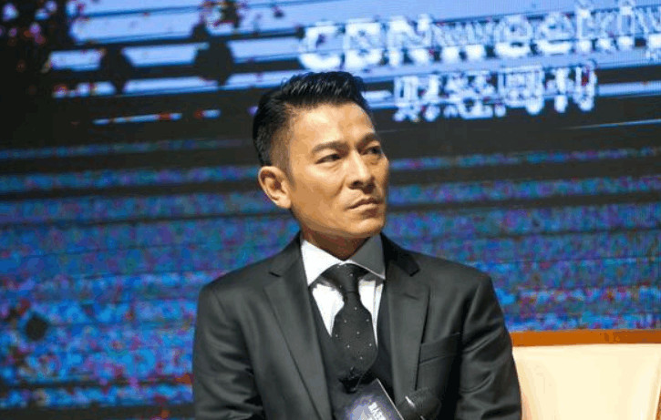 Lưu Đức Hoa buồn bã tuyên bố giải nghệ vì đã kiệt sức