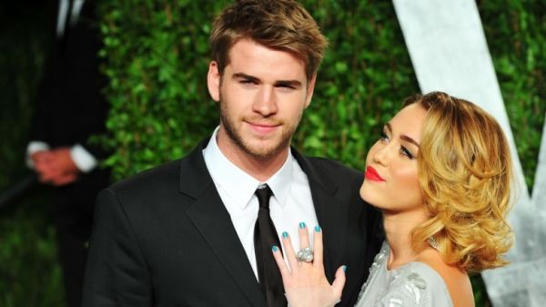 Miley Cyrus sau tất cả vẫn quay lại với người yêu cũ, Taylor Swift 10 năm và 1001 mối tình Miley Cyrus sau tất cả vẫn quay lại với người yêu cũ, Taylor Swift 10 năm và 1001 mối tình