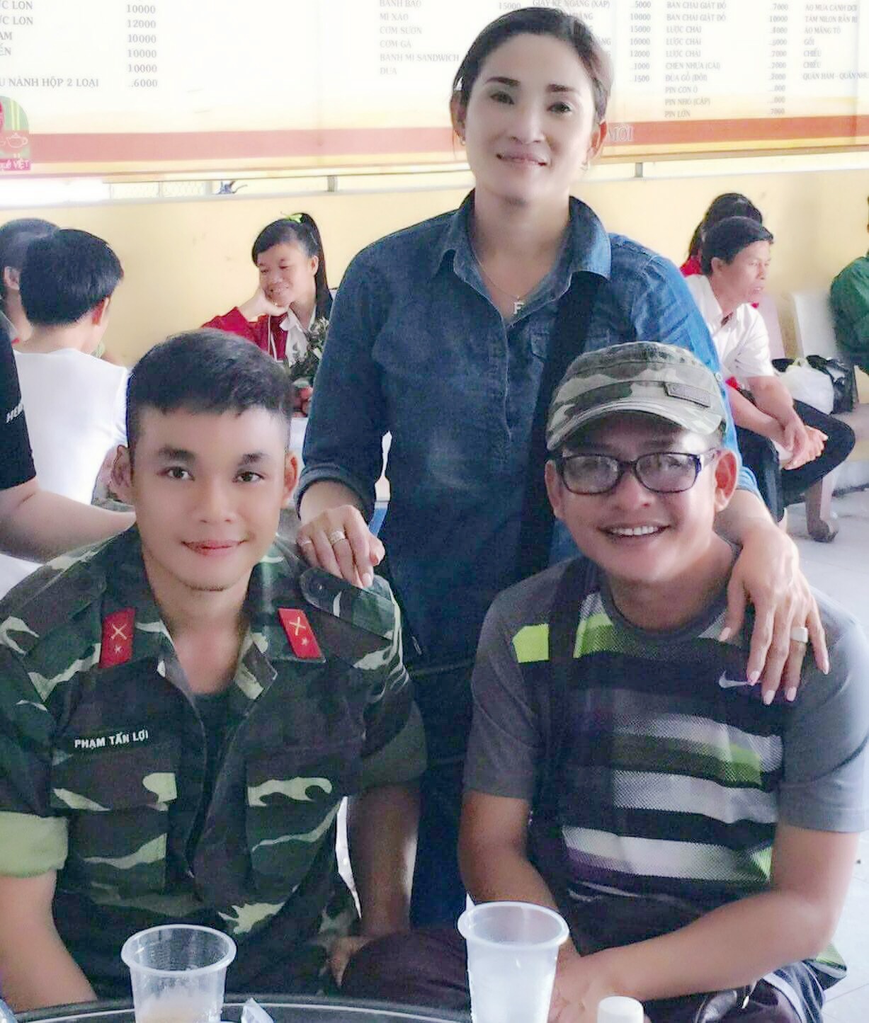 Tình nguyện nhập ngũ, con trai Tấn Beo không muốn cha lên đơn vị thăm mình