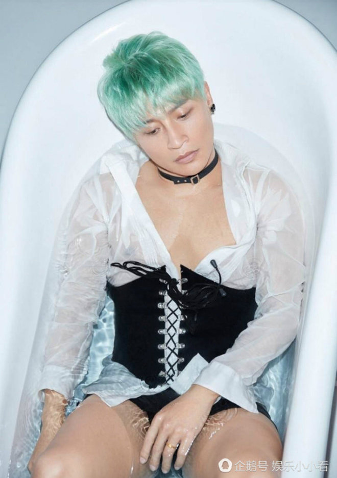 Chán diện đồ da bó, Nhĩ Thái Trần Chí Bằng lại mặc corset nữ khiến khán giả giật mình