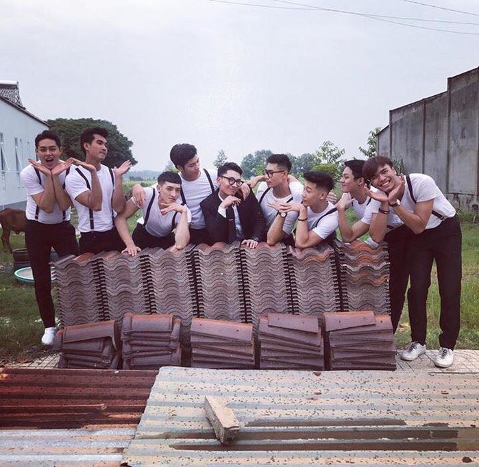 Thêm một siêu mẫu nam điển trai bí mật cưới vợ hot girl ở tuổi 24