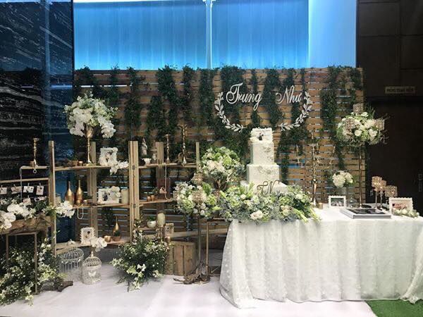 Thêm một siêu mẫu nam điển trai bí mật cưới vợ hot girl ở tuổi 24