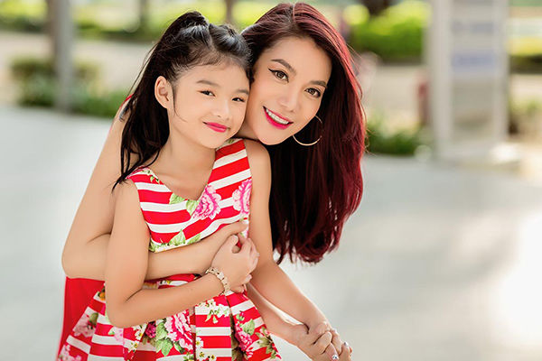 Con gái Trương Ngọc Ánh - Trần Bảo Sơn gây bất ngờ với khả năng nói tiếng Anh như người bản địa