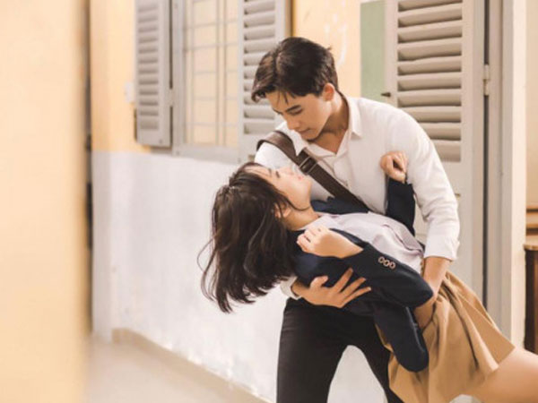 Tôi vượt qua cơn say nắng thầy giáo và chia sẻ hết với chồng