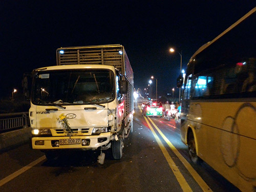 Tông trực diện xe tải, một nam thanh niên tử vong tại chỗ