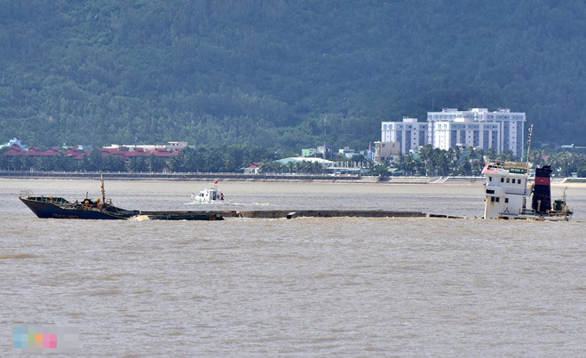 Bộ trưởng Trần Hồng Hà: Cấp bách ứng phó sự cố tàu chìm