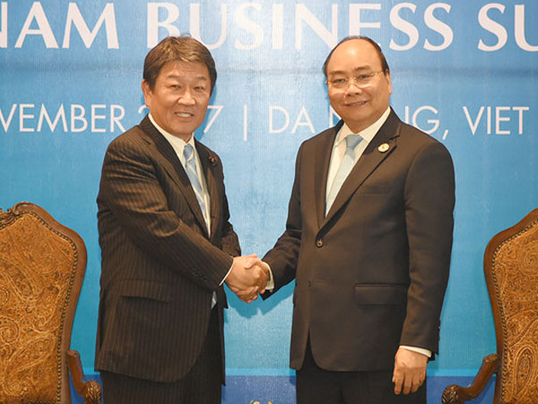 Thủ tướng tiếp Bộ trưởng Tái thiết kinh tế Nhật Bản