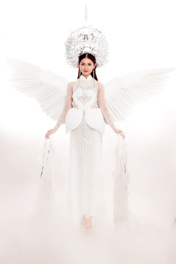 Thùy Dung mặc váy con cò thi trang phục truyền thống tại Miss International