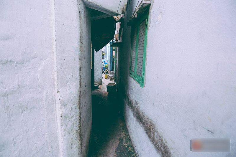 Từ vụ cháy nhà trong hẻm nhỏ khiến 3 mẹ con tử vong: Thấp thỏm sống trong những con hẻm chỉ vừa một người đi