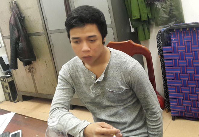 Khách hát Karaoke chém đứt lìa bàn tay nhân viên quán