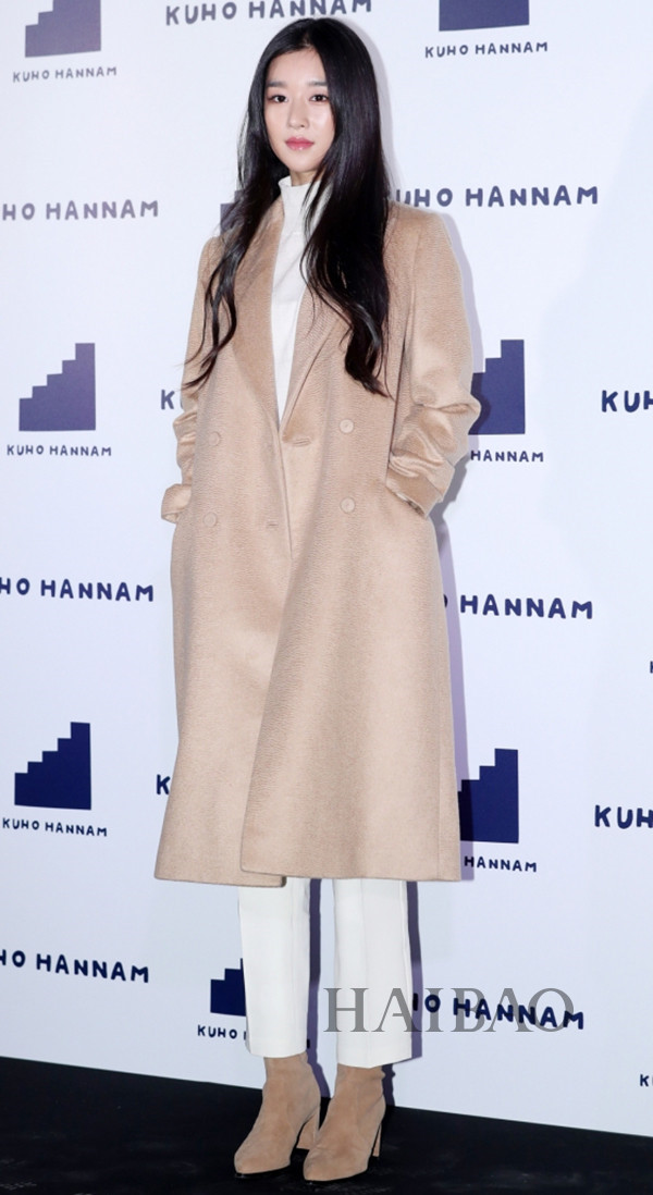 Ngày lạnh diện áo len ấm áp như sao Hàn