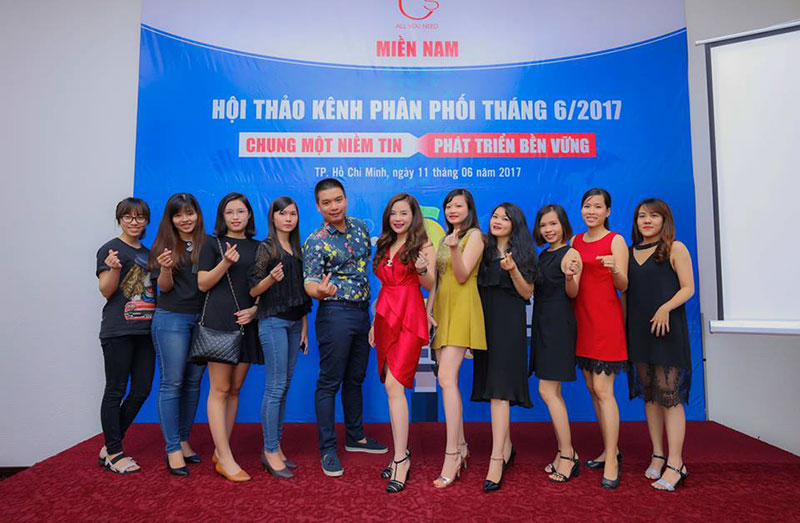 Bà chủ lô mỹ phẩm 11 tỷ dụ dỗ bà mẹ bỉm sữa bằng chiêu trò gì?