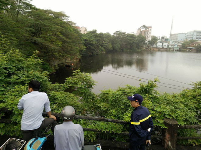 Cắt tay, nhảy xuống hồ nước sau cuộc cự cãi với bạn trai