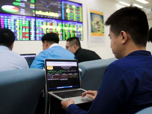 Chứng khoán chạm mốc lịch sử: Gần 21.000 tỉ đồng/ngày