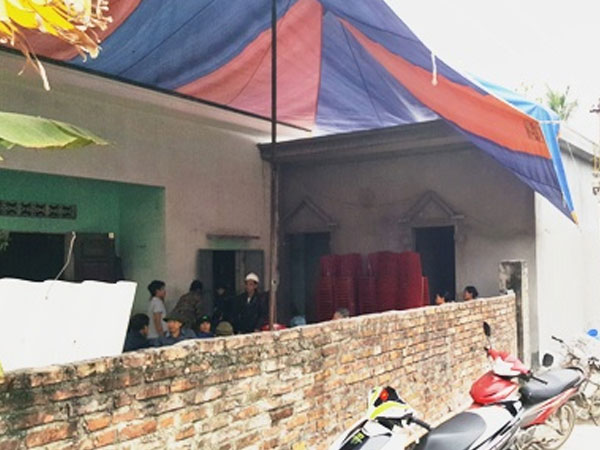 Đánh chết em, người đàn ông ngồi chờ công an tới bắt