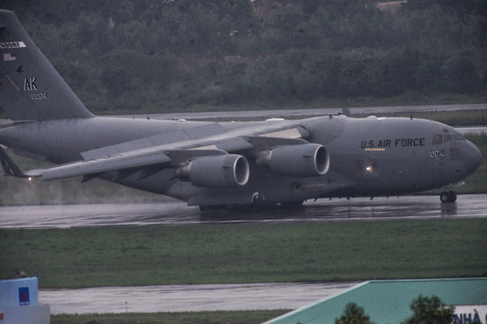 Đoàn xe Tổng thống Trump đến Đà Nẵng