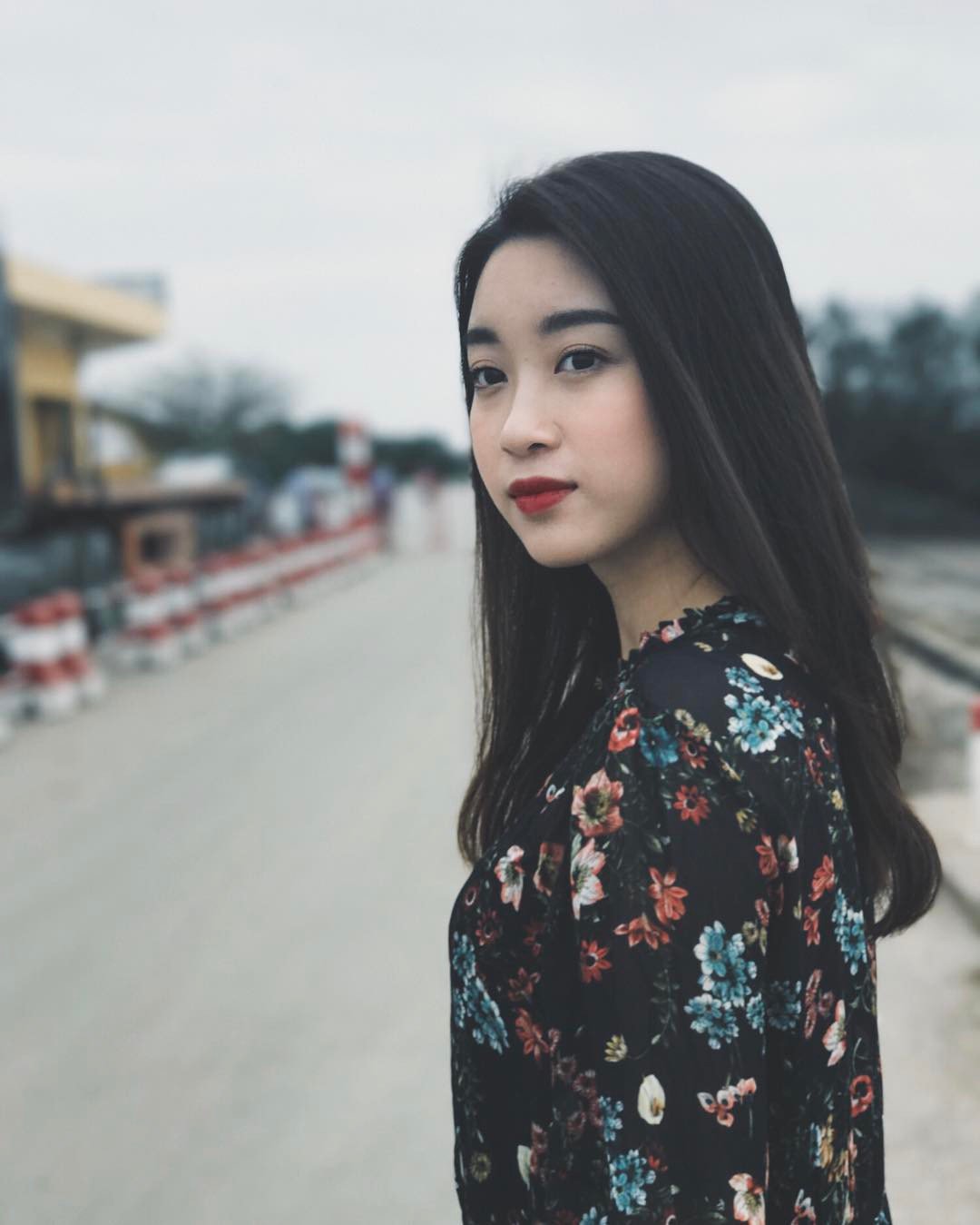 Đâu chỉ hàng hiệu trăm triệu, Thanh Hằng, Thu Thảo, Phạm Hương cũng mê mệt đồ bình dân