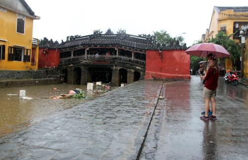 Lũ rút, mưa miền Trung giảm dần từ ngày 9/11