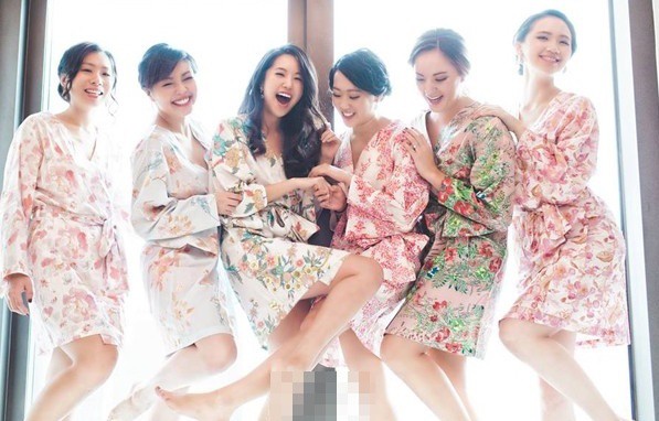 Nàng dâu mới về nhà chồng, xách tay cả bạn thân về ở chung nguyên tuần cho đỡ bỡ ngỡ Nàng dâu mới về nhà chồng, xách tay cả bạn thân về ở chung nguyên tuần cho đỡ bỡ ngỡ