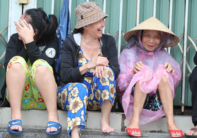 Người Đà Nẵng đổ ra đường xem đoàn xe APEC