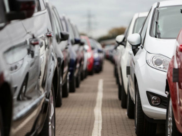 Giới nhập khẩu ôtô lại kêu khó, đòi nới quy định