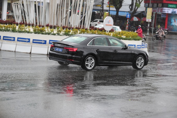 Quái thú của Tổng thống Mỹ trên đường phố Đà Nẵng