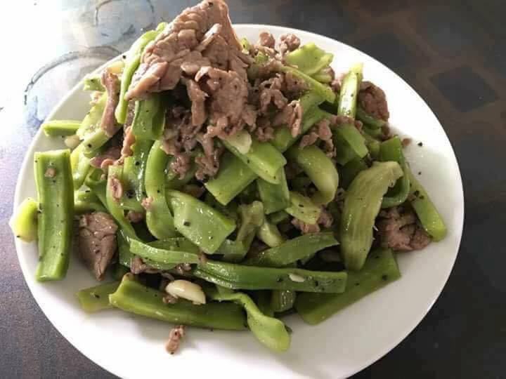 Rau khô như nắm cỏ: 500 ngàn/kg, xếp hàng nửa tháng chờ mua