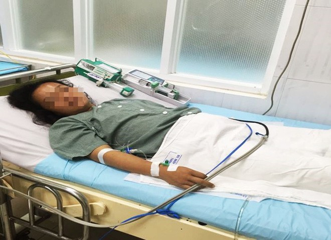 Dẫn hai con đi khám bệnh, sản phụ bất ngờ đau bụng, đẻ luôn con trai thứ ba để ở bệnh viện rồi... mất tích