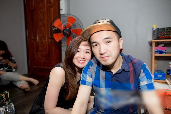 Dương Ngọc Thái được vợ con tháp tùng đi tập nhạc Dương Ngọc Thái được vợ con tháp tùng đi tập nhạc