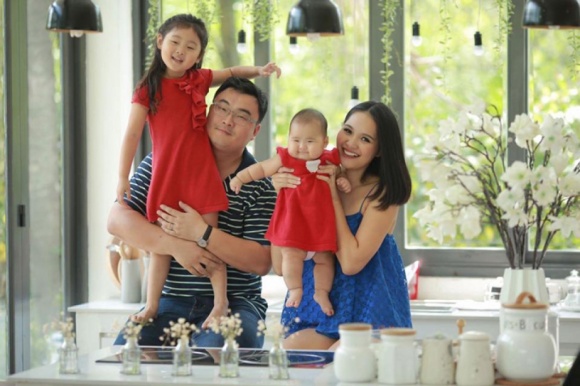 Lấy chồng không phải đại gia, cuộc sống của Hoa hậu đẹp nhất châu Á giờ ra sao? Lấy chồng không phải đại gia, cuộc sống của Hoa hậu đẹp nhất châu Á giờ ra sao?